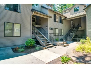 Photo #5: 21166629 Listing