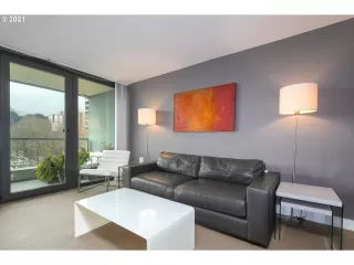 Photo #4: 21166831 Listing