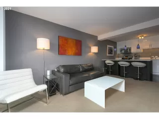 Photo #5: 21166831 Listing