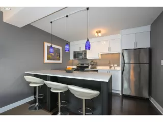 Photo #6: 21166831 Listing