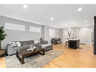 Photo #2: 21167083 Listing 