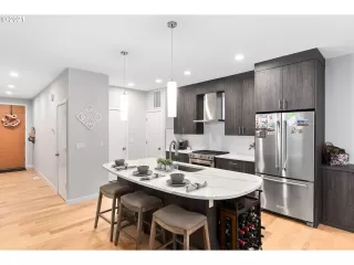 Photo #5: 21167083 Listing 