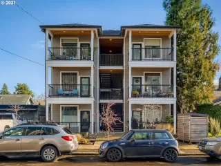 More Details about MLS # 21167228 : 1616 NE 45TH AVE 6