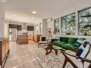 Photo #2: 21167228 Listing