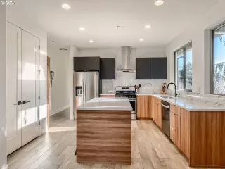 Photo #3: 21167228 Listing