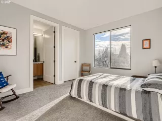 Photo #5: 21167228 Listing