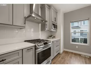 Photo #6: 21167277 Listing