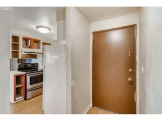 Photo #4: 21167319 Listing