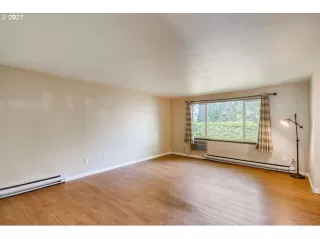 Photo #5: 21167319 Listing