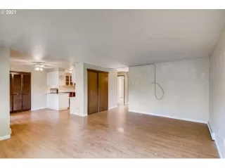 Photo #6: 21167319 Listing