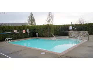 Photo #6: 21168132 Listing