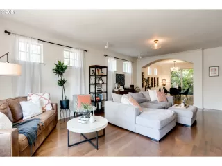 Photo #4: 21168190 Listing