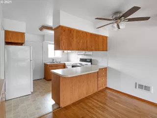 Photo #5: 21168416 Listing 