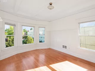 Photo #1: 21168424 Listing