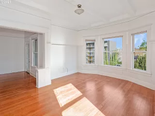Photo #2: 21168424 Listing