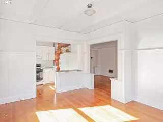Photo #5: 21168424 Listing
