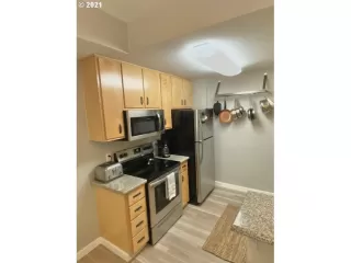 Photo #4: 21169296 Listing