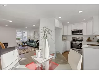 Photo #6: 21170356 Listing