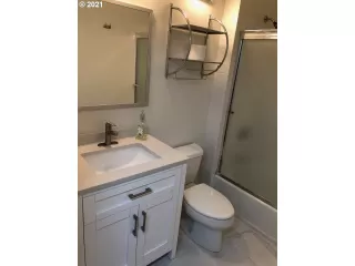 Photo #5: 21170822 Listing