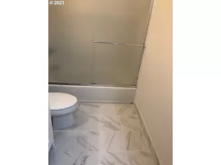 Photo #6: 21170822 Listing