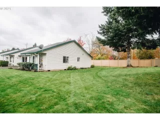 Photo #5: 21171201 Listing