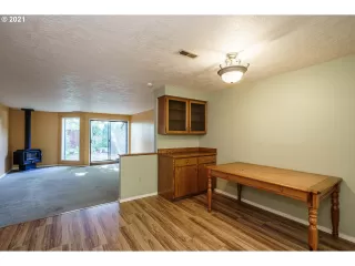 Photo #4: 21171320 Listing