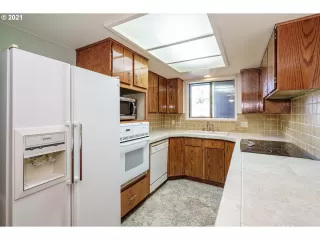 Photo #5: 21171320 Listing