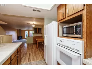 Photo #6: 21171320 Listing