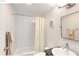 Photo #3: 21171485 Listing