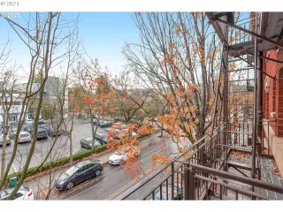 Photo #4: 21171485 Listing