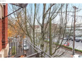 Photo #5: 21171485 Listing