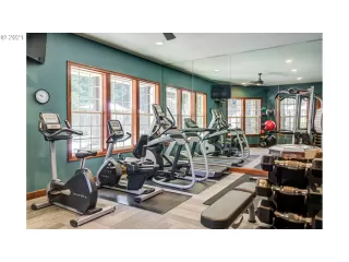 Photo #5: 21171563 Listing