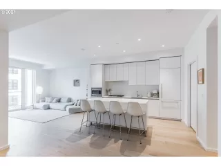 Photo #4: 21172983 Listing 