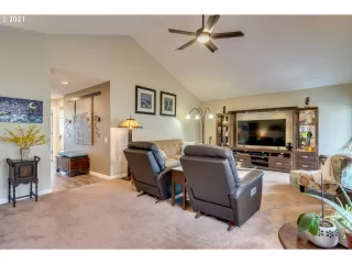 Photo #2: 21174657 Listing