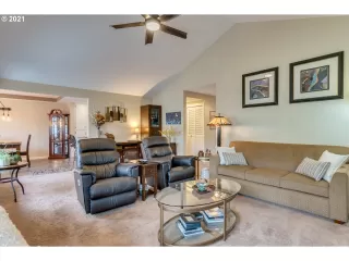 Photo #3: 21174657 Listing