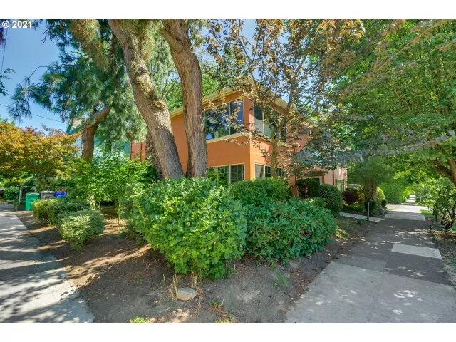 MLS: 21175514 Condo For Sale