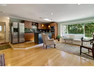 Photo #2: 21175514 Listing