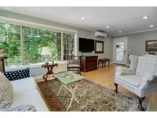 Photo #4: 21175514 Listing