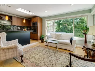 Photo #5: 21175514 Listing