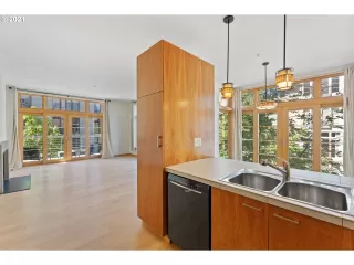 Photo #2: 21175618 Listing