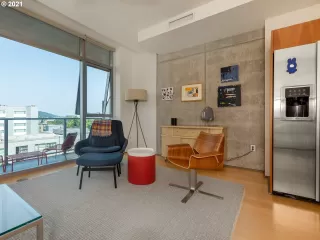 Photo #4: 21175689 Listing