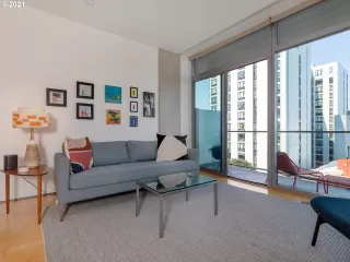 Photo #5: 21175689 Listing