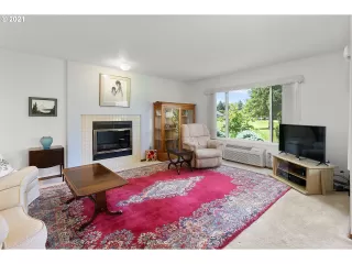 Photo #3: 21176049 Listing