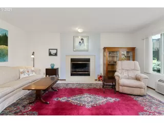 Photo #4: 21176049 Listing