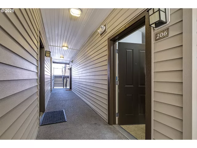 MLS: 21176366 Condo For Sale