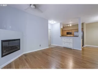 Photo #3: 21176366 Listing