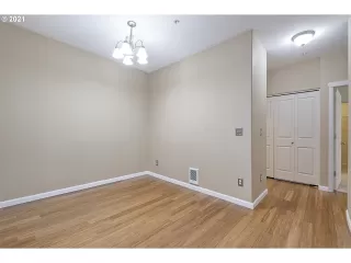 Photo #6: 21176366 Listing