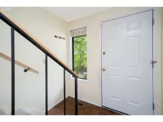 Photo #4: 21176611 Listing