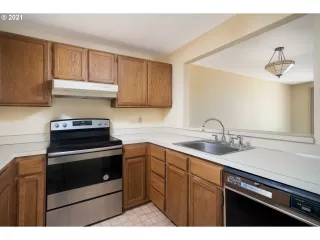 Photo #5: 21176611 Listing