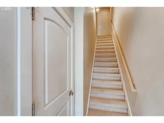 Photo #5: 21176729 Listing 